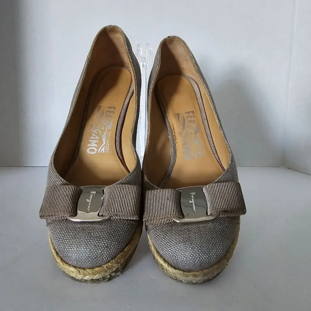 Salvatore Ferragamo Taupe Darly Bow Espadrilles Size 4.5